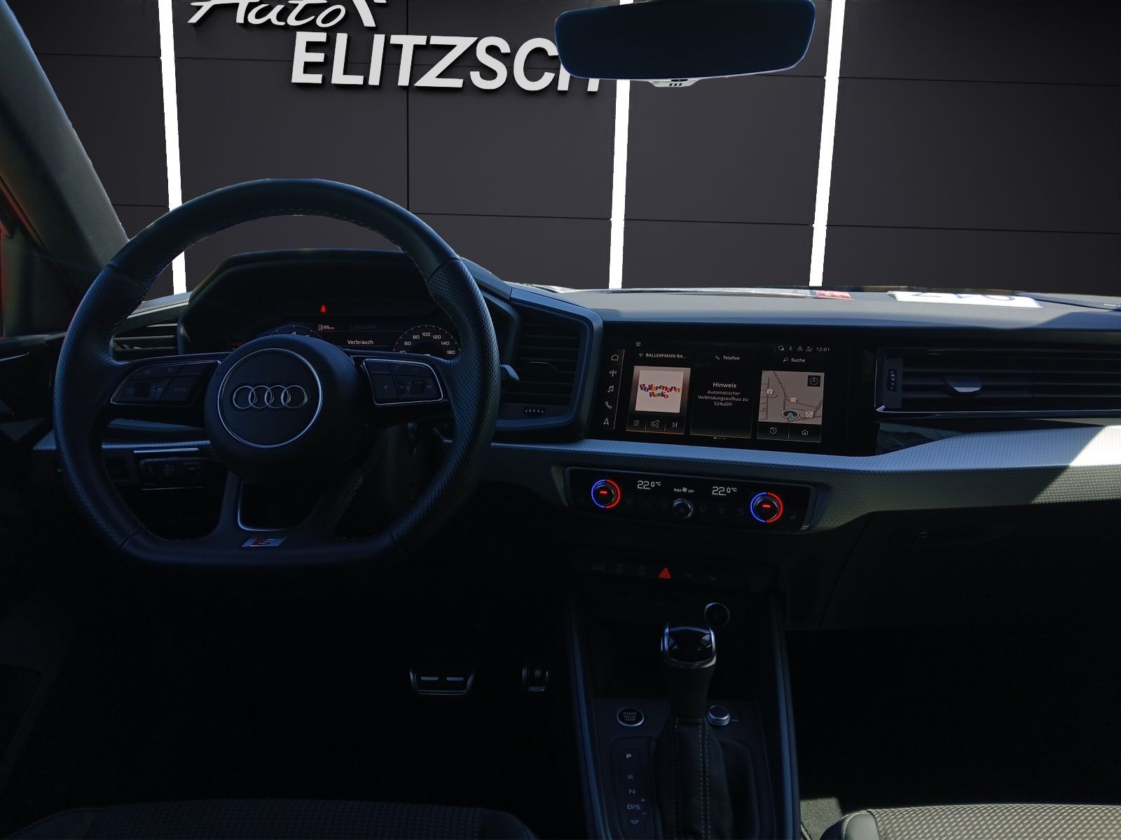 Fahrzeugabbildung Audi A1 Sportback 35 TFSI S-line S-tronic STH LED Nav