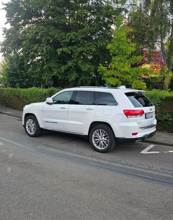 Image of Jeep Grand Cherokee