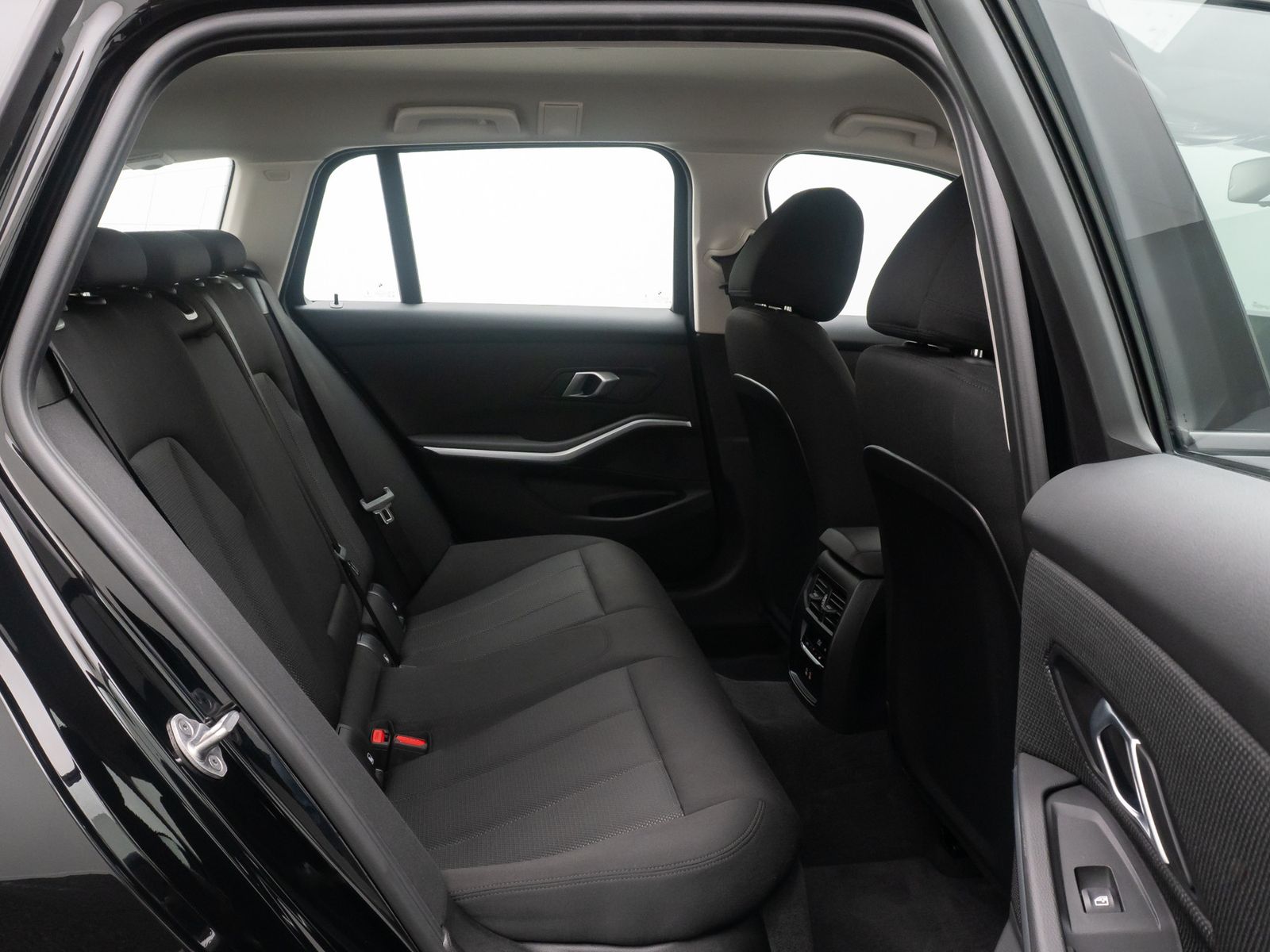 Fahrzeugabbildung BMW 318i Alarm DAB Kamera Sportlenkrad CockpitPlus