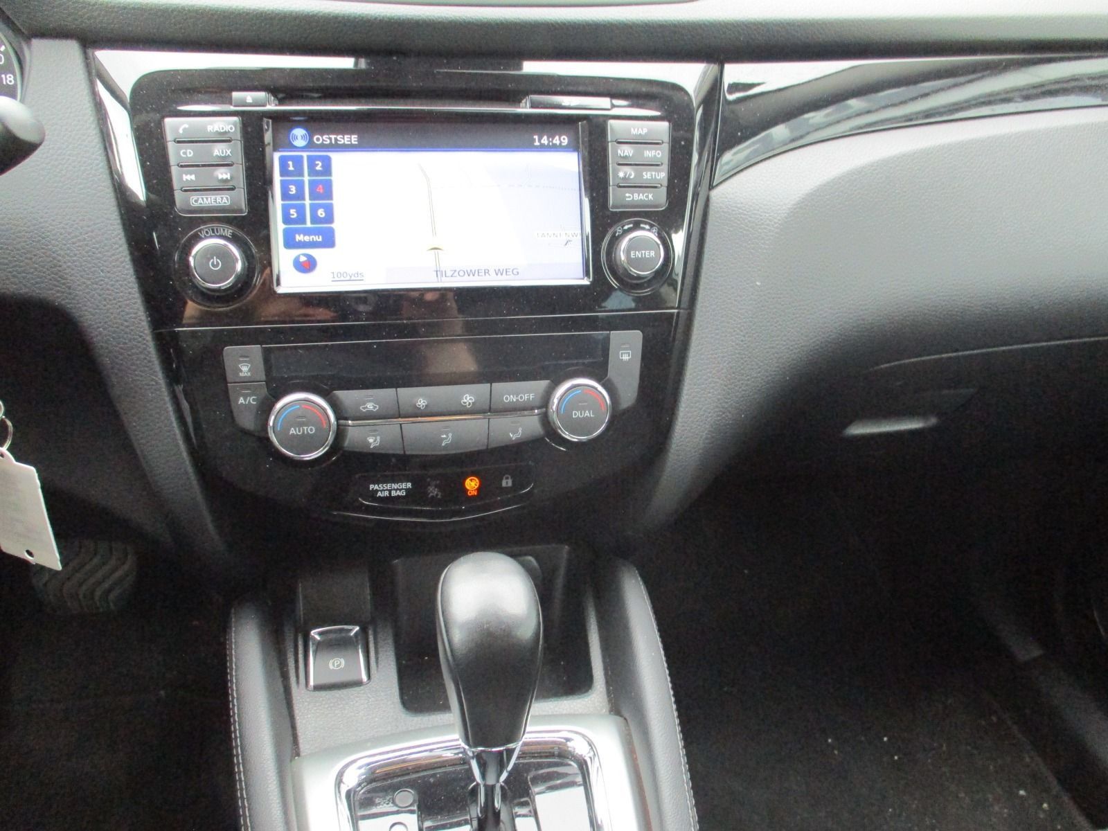 Fahrzeugabbildung Nissan Qashqai 1,2 DIG-T X-tronic Acenta Navi