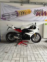 Triumph Daytona 675 R  - TRIUMPH SPORTLER DAYTONA