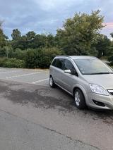 Opel Zafira B 1.9 CDTI (120 PS) mit Austauschmotor !! - Opel Zafira aus 2006 mit Diesel-Antrieb