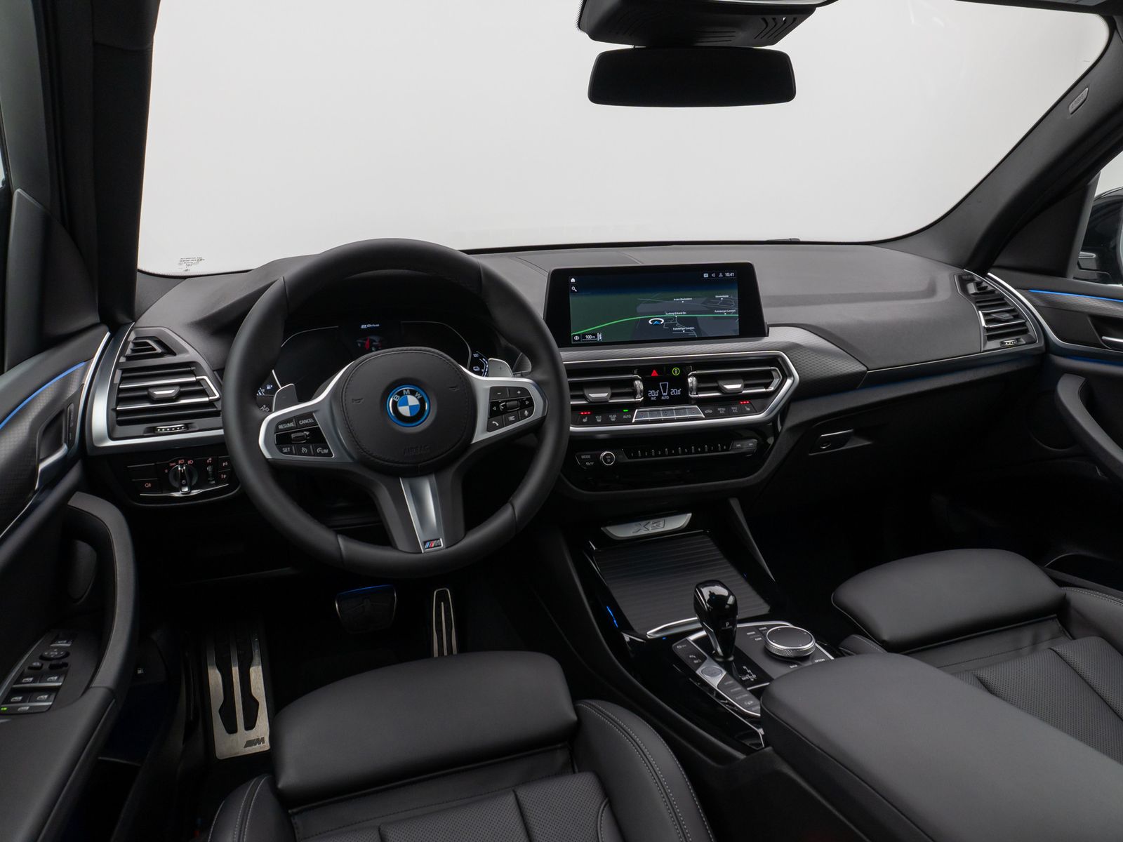 Fahrzeugabbildung BMW X3 xD30e M Sport Kamera DAB DrivAssis LED 20Zoll