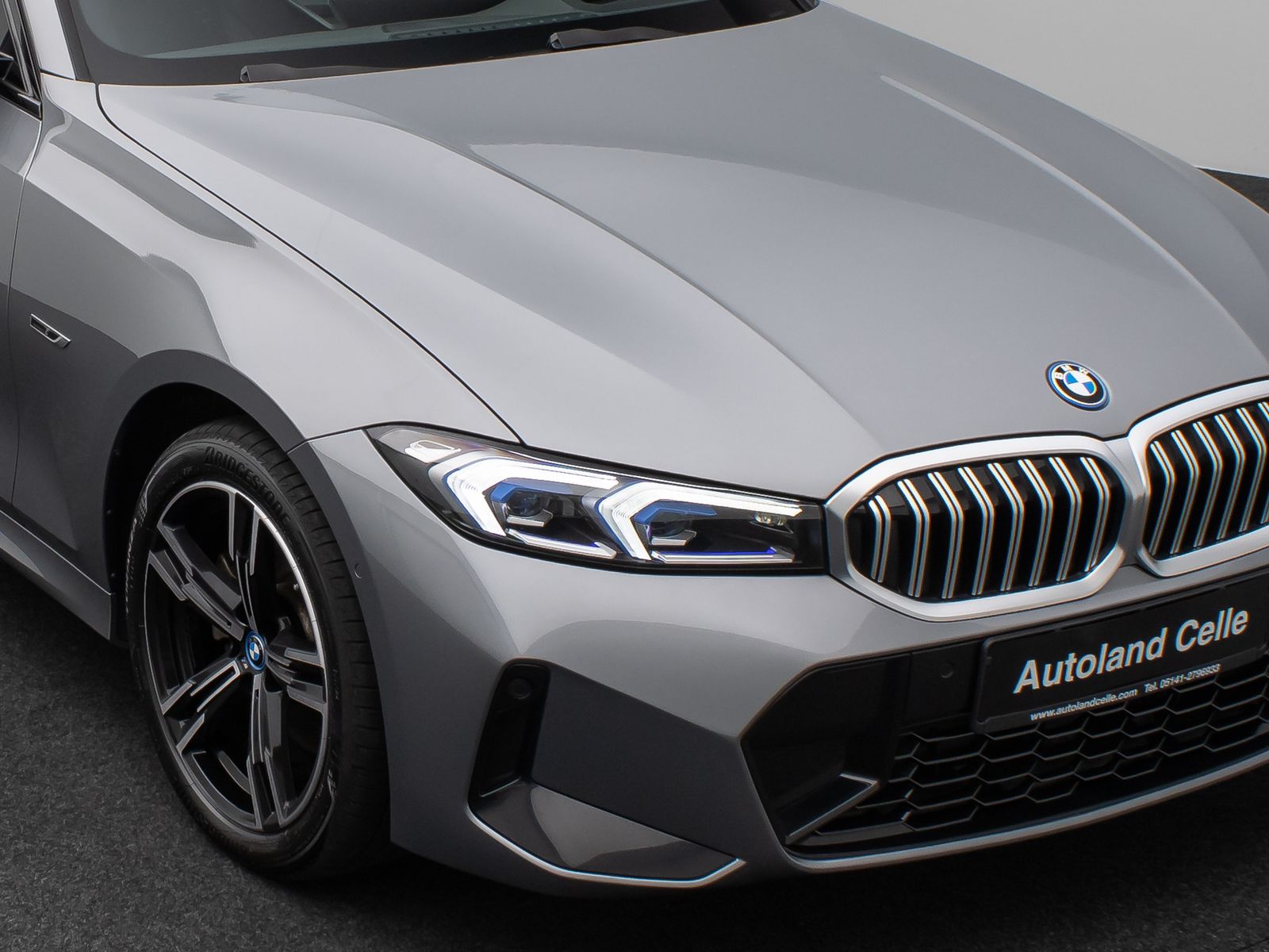 Fahrzeugabbildung BMW 330e xD M Sport Kamera DAB HUD Lenkradheizung