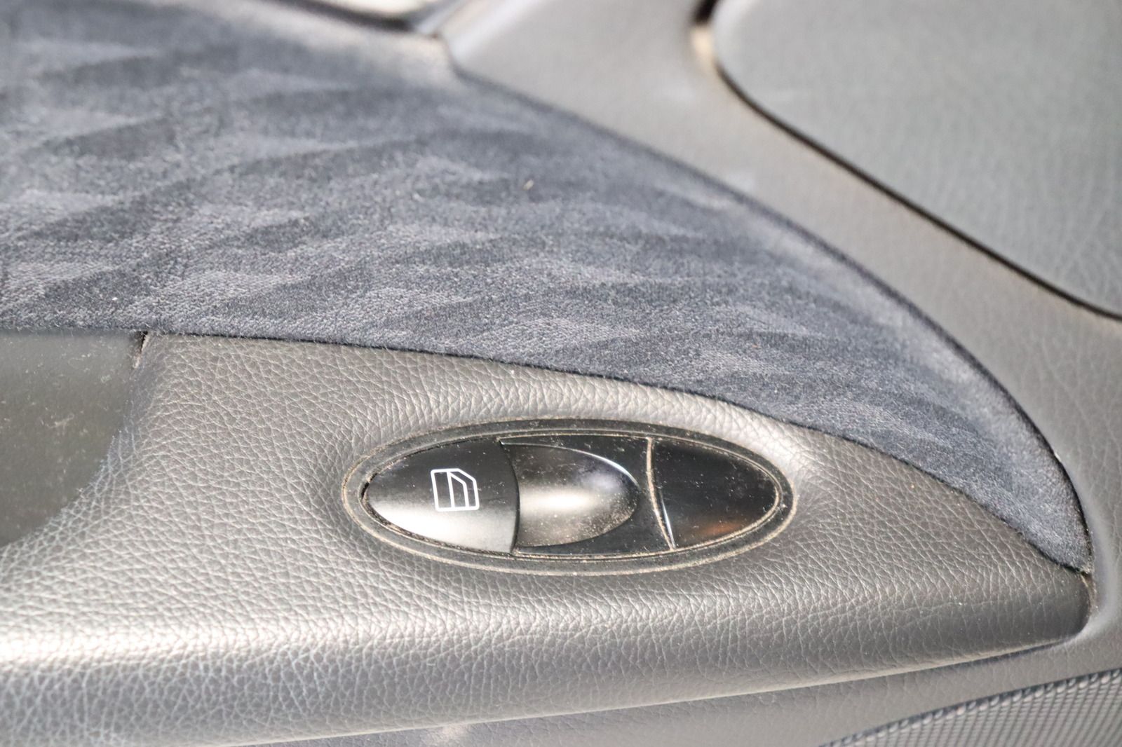 Fahrzeugabbildung Mercedes-Benz E 200 KOMPRESSOR Automatik * Klimaautom. *