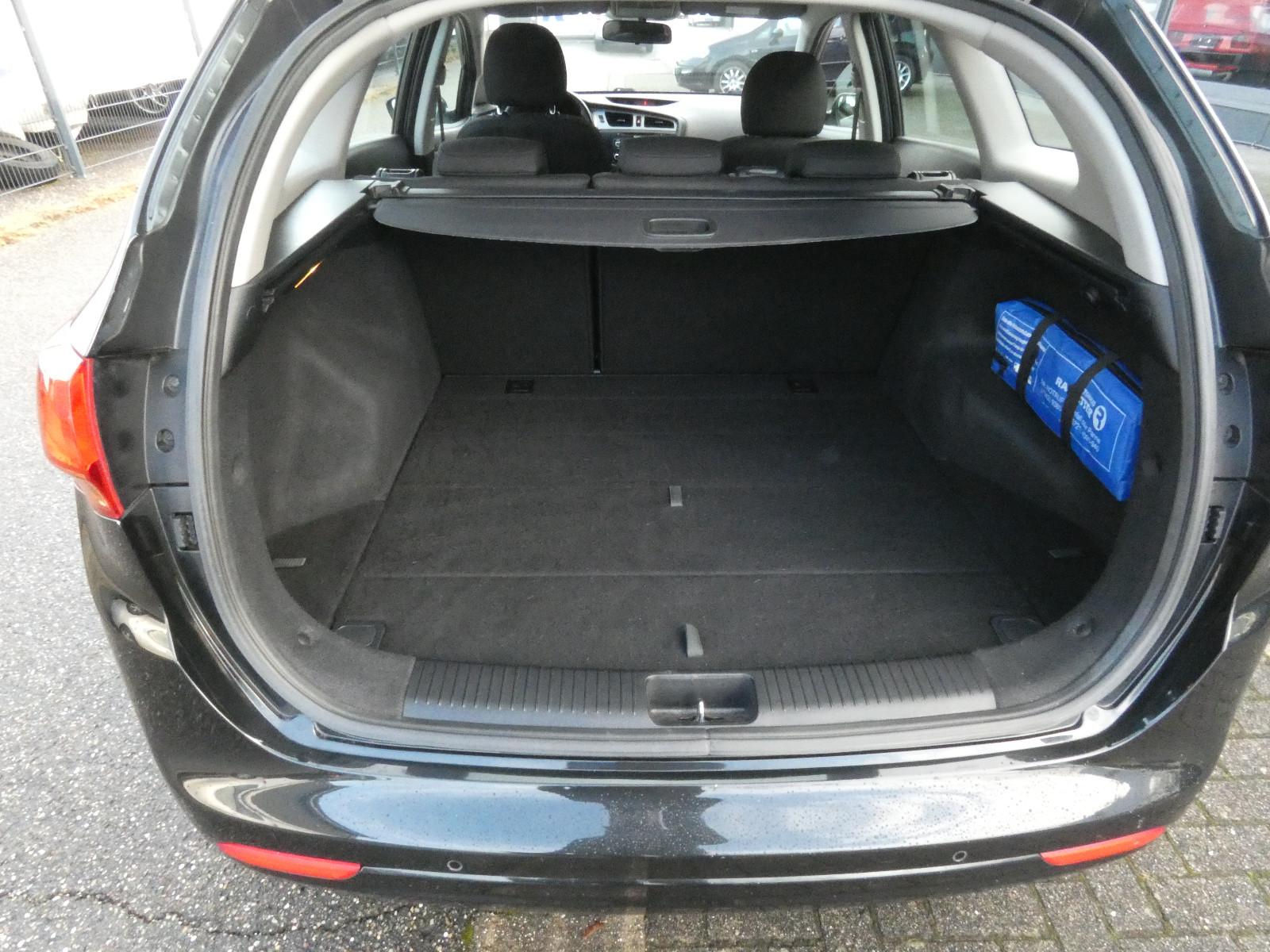Kia cee'd 2013 — photo 13