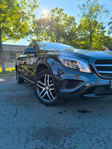 MERCEDES-BENZ Mercedes GLA 220  Matic Edition