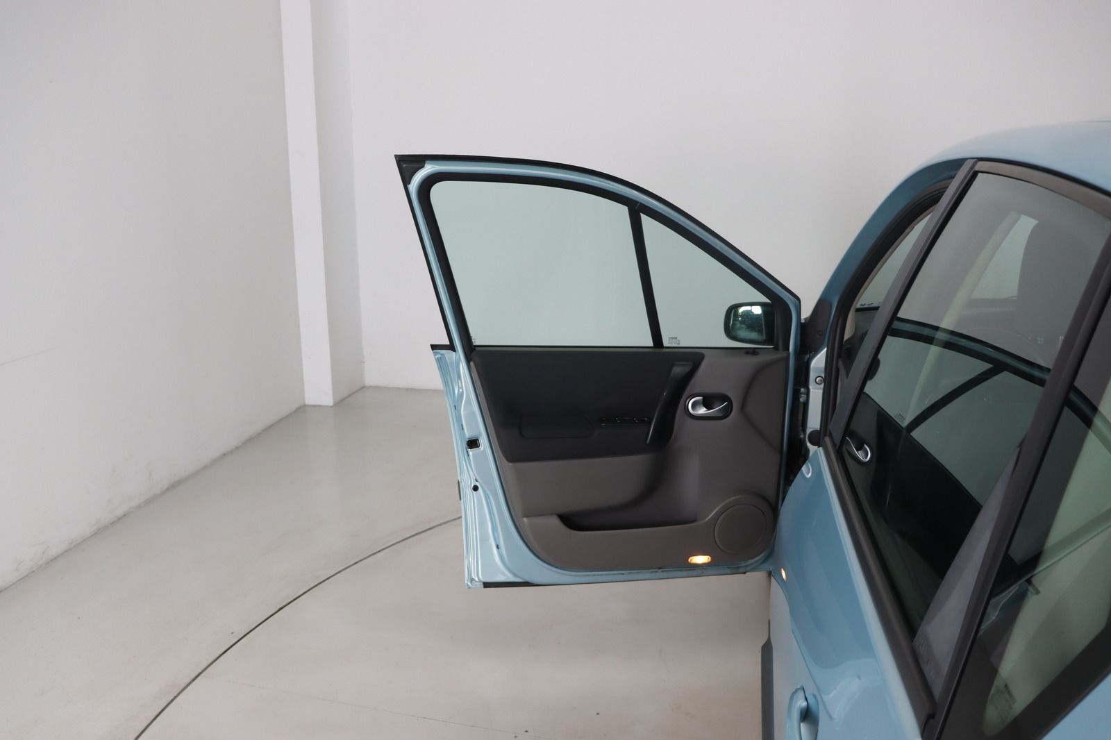 Fahrzeugabbildung Renault Megane Scenic 1.6 16V * Klima * Isofix