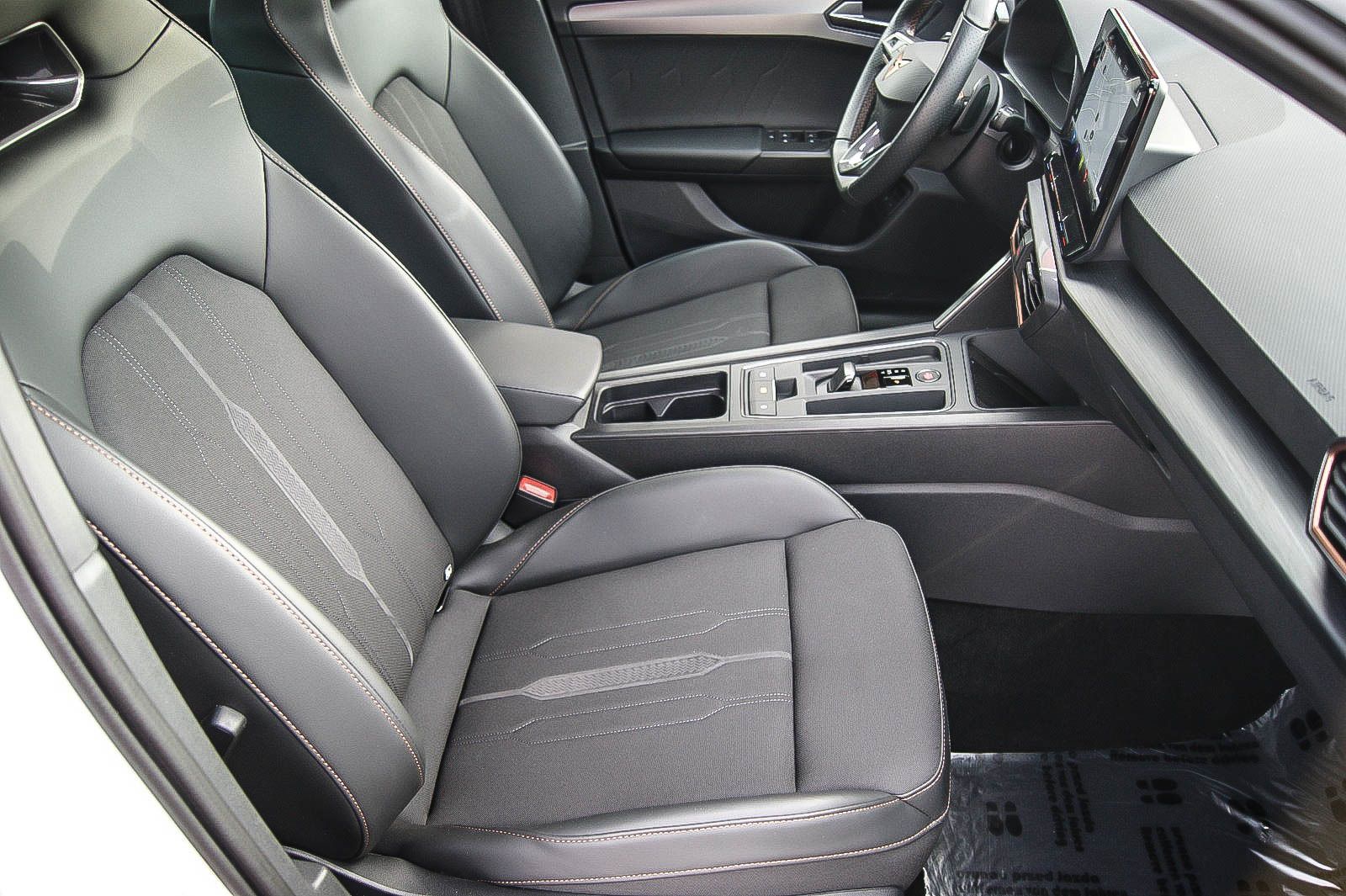 Fahrzeugabbildung CUPRA Leon Sportstourer e-HYBRID VIRTUAL ACC XL 1HAND