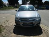 Opel Astra 1.6 Edition/Wenig KM!TÜV NEU/AHK* - Opel Astra aus 2009: Kombi