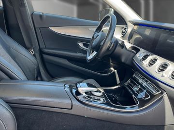 Mercedes E 220 - 12