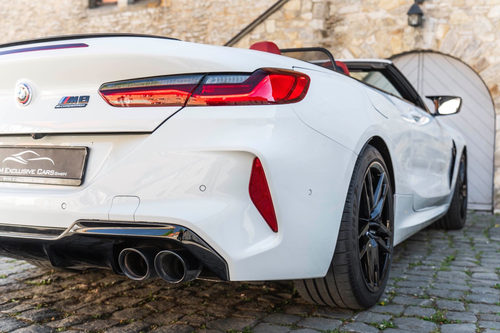 Fahrzeugabbildung BMW M8 Cabrio Competition LASER B&W ACC 3D SOFTCLOSE