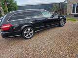 Mercedes-Benz E 350 E T-Modell E 350 CDI AMG Paket - Mercedes-Benz E 350: Automatik