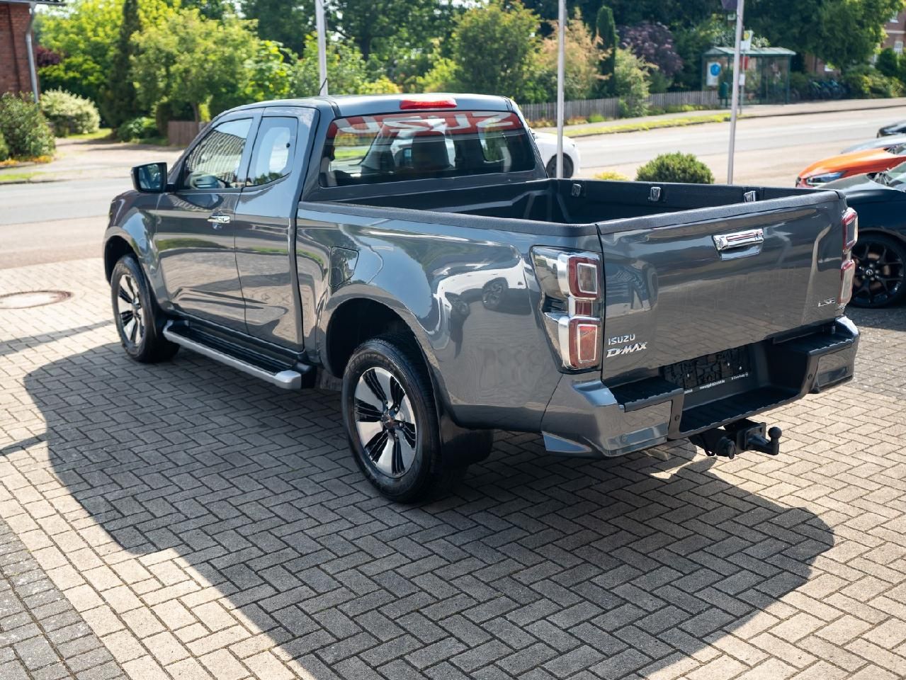 Fahrzeugabbildung Isuzu D-Max Space Cab 4WD LSE