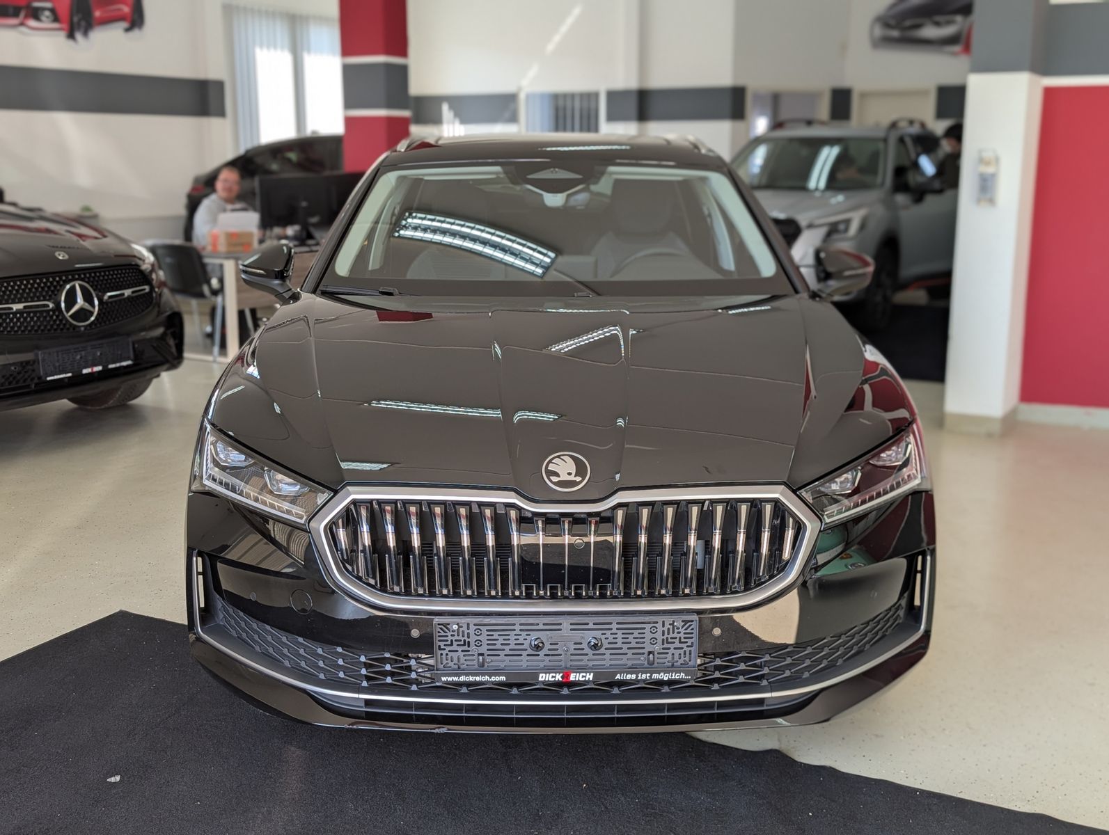 Fahrzeugabbildung SKODA Superb IV 2.0TDI DSG 4x4 MATRIX ACC NEUES MODELL