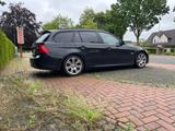 BMW 320d Automatik M Paket Voll 8-fach bereift - BMW 3er Reihe aus 2010: Kombi