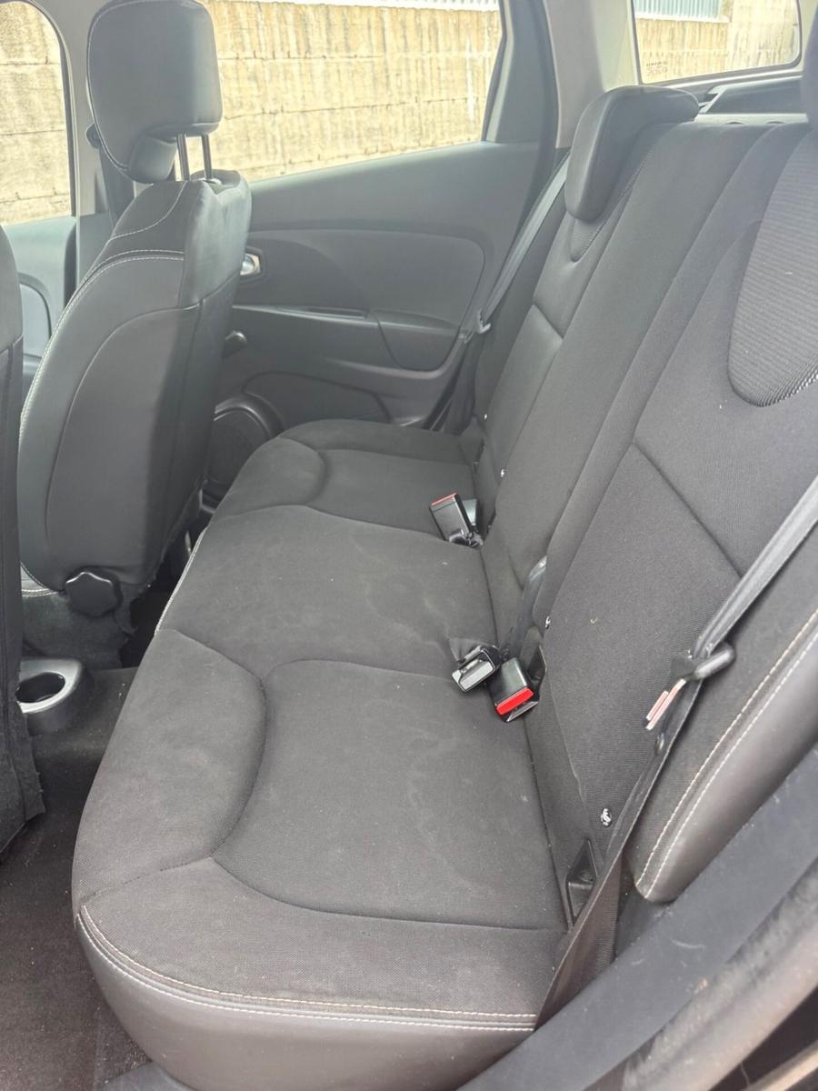 Renault Clio 2015 — photo 11