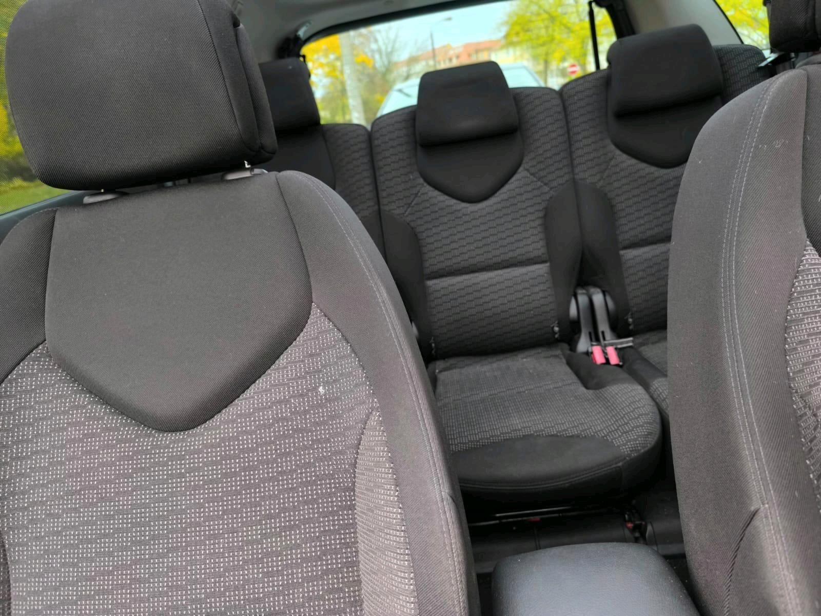 Peugeot 308 2010 — photo 7