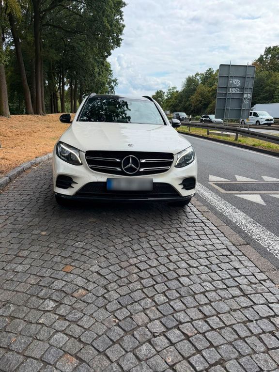 Image of Mercedes-Benz GLC 220