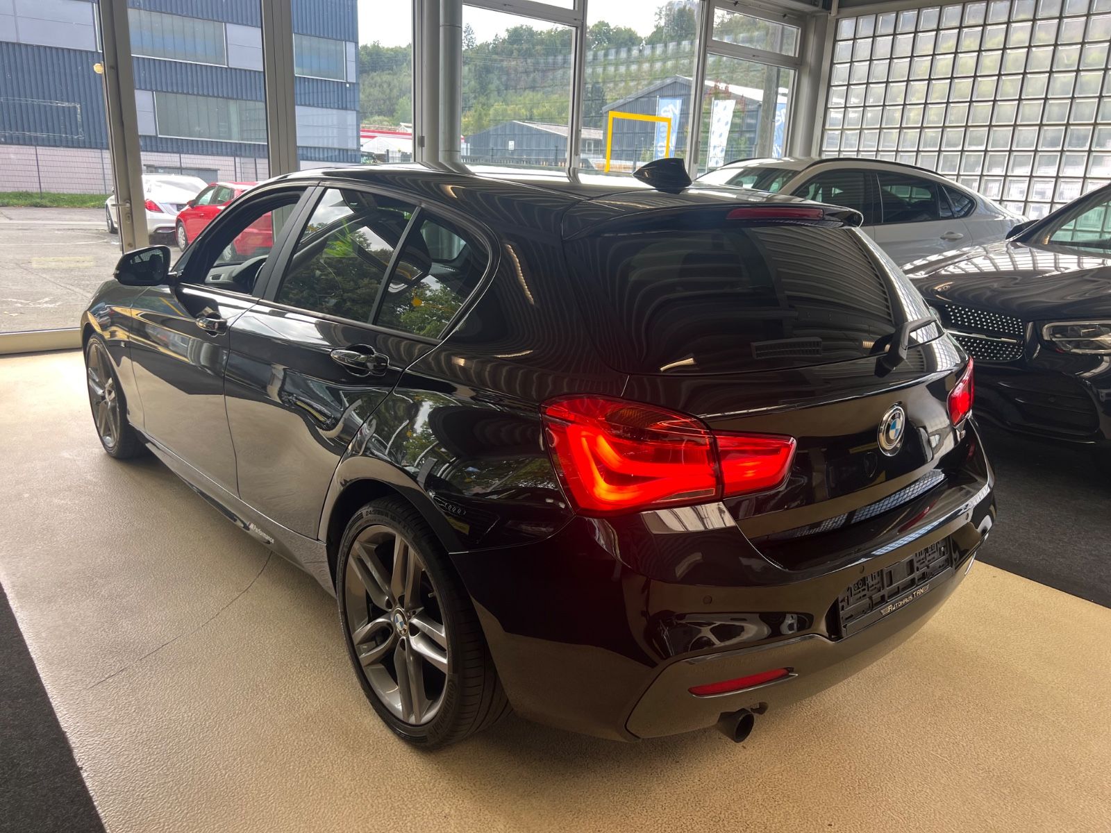 Fahrzeugabbildung BMW 120 i M Sport Paket * NAVI * SITZHEIZUNG *