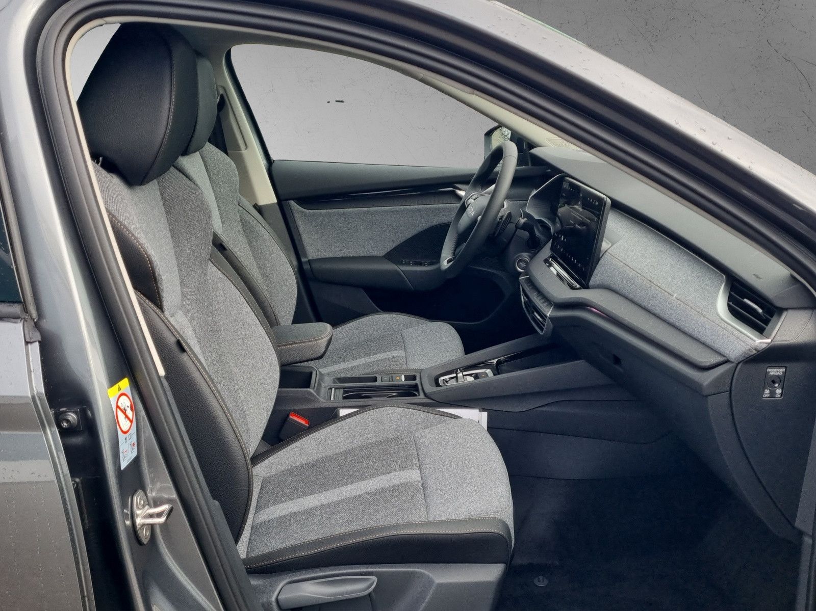 Fahrzeugabbildung SKODA Octavia Combi Tour 2,0 TDI AKH Licht+Sicht+