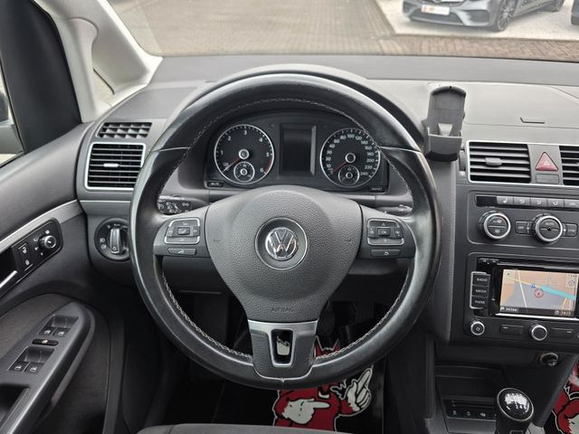 VW Touran — Foto 18