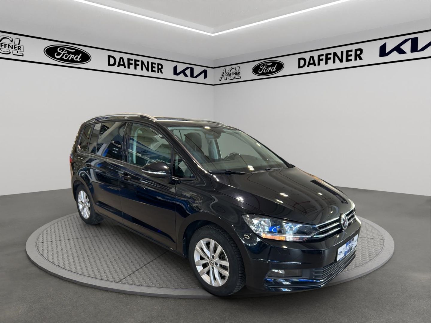 Fahrzeugabbildung Volkswagen Touran Comfortline BMT Start-Stopp