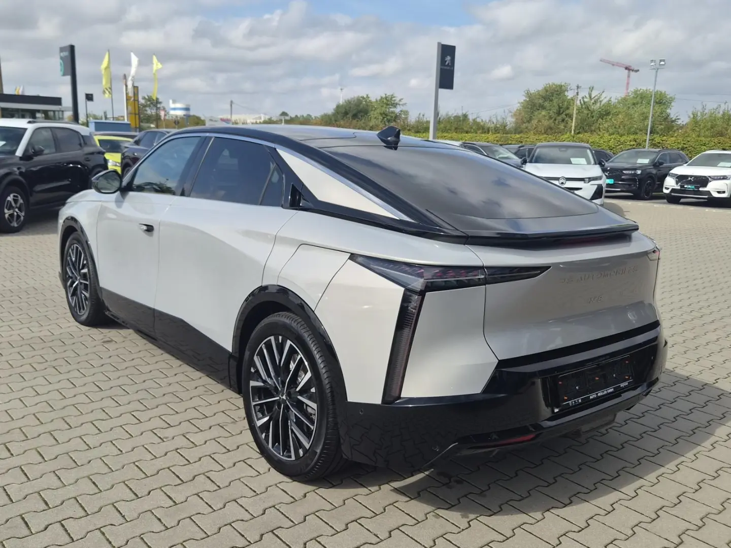 DS Automobiles No8 Etoile FWD 230PS LEDER/ACC/NAVI/Glasdach/LED