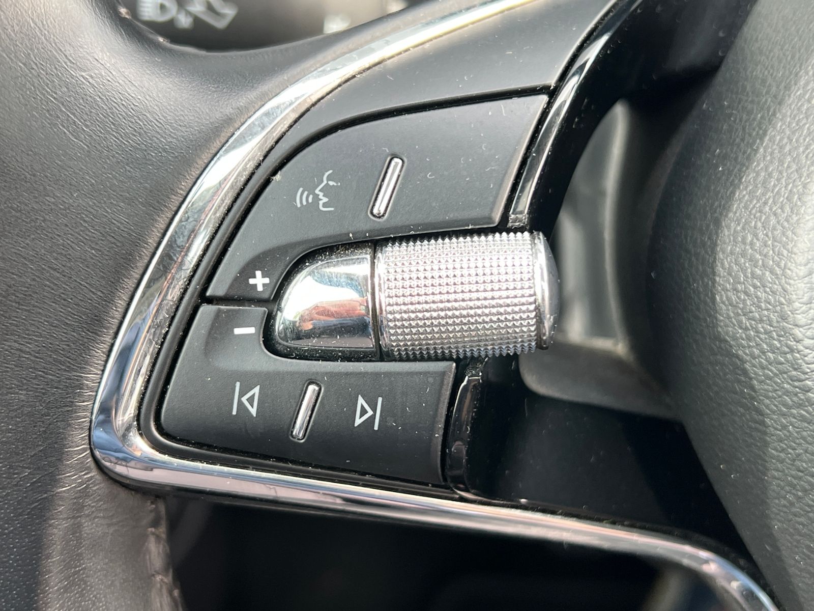 Fahrzeugabbildung SKODA Fabia Combi Clever Best of 1.0 TSI *Bi-LED, Pano