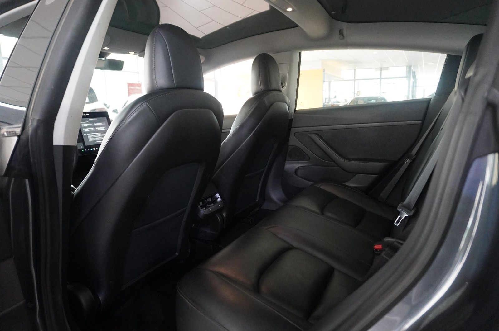 Fahrzeugabbildung Tesla Model 3 Standard Range Plus NAVI/KAMERA/AHK/FSD