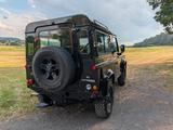 Land Rover Defender 90 TD4 SE TÜV &Inspektion NEU viele Neu - Land Rover Defender: Schwarz