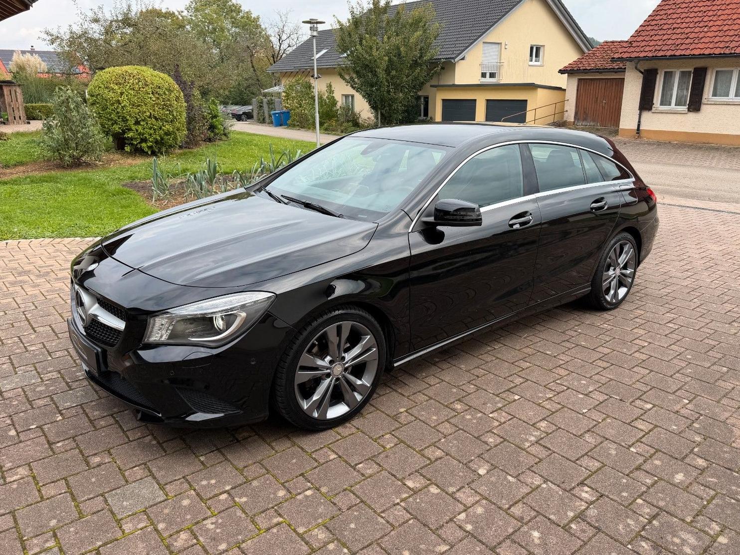 Mercedes-Benz CLA 200 Shooting Brake | Xenon Kamera Navi etc.