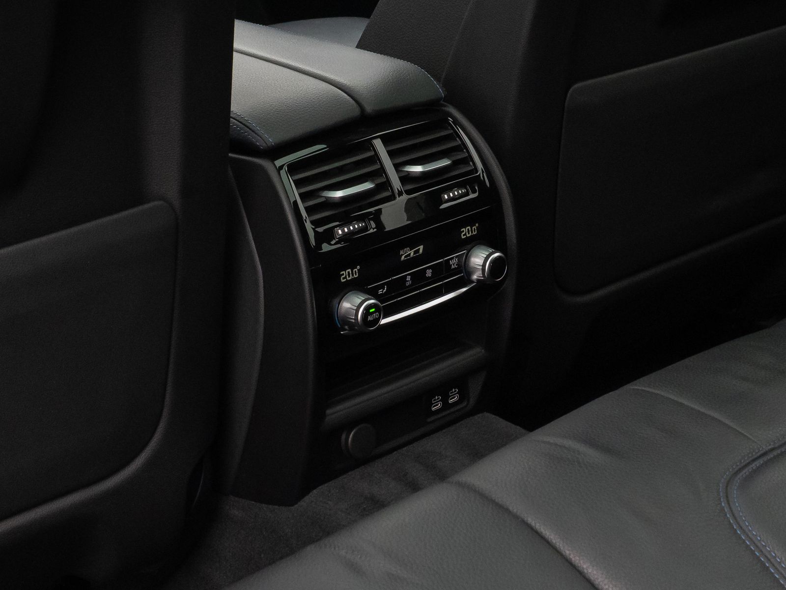 Fahrzeugabbildung BMW 540d xD M Sport Panorama DAB B&W Fernlichtassist