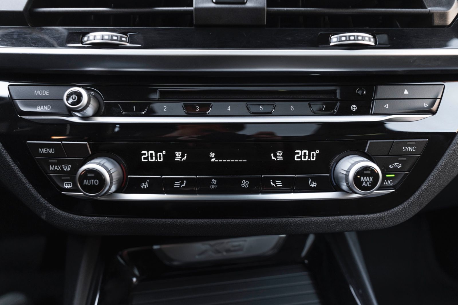 Fahrzeugabbildung BMW X3 xDrive 30i xLine LED Pano HIFI Driving Assist