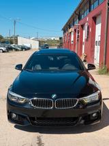 BMW 430i Gran Coupé (F36) | 2018 | HUD | H/K | C - BMW 430 Gran Coupé mit Benzin-Antrieb: Schwarz, Head-Up Display, mit Klimaanlage