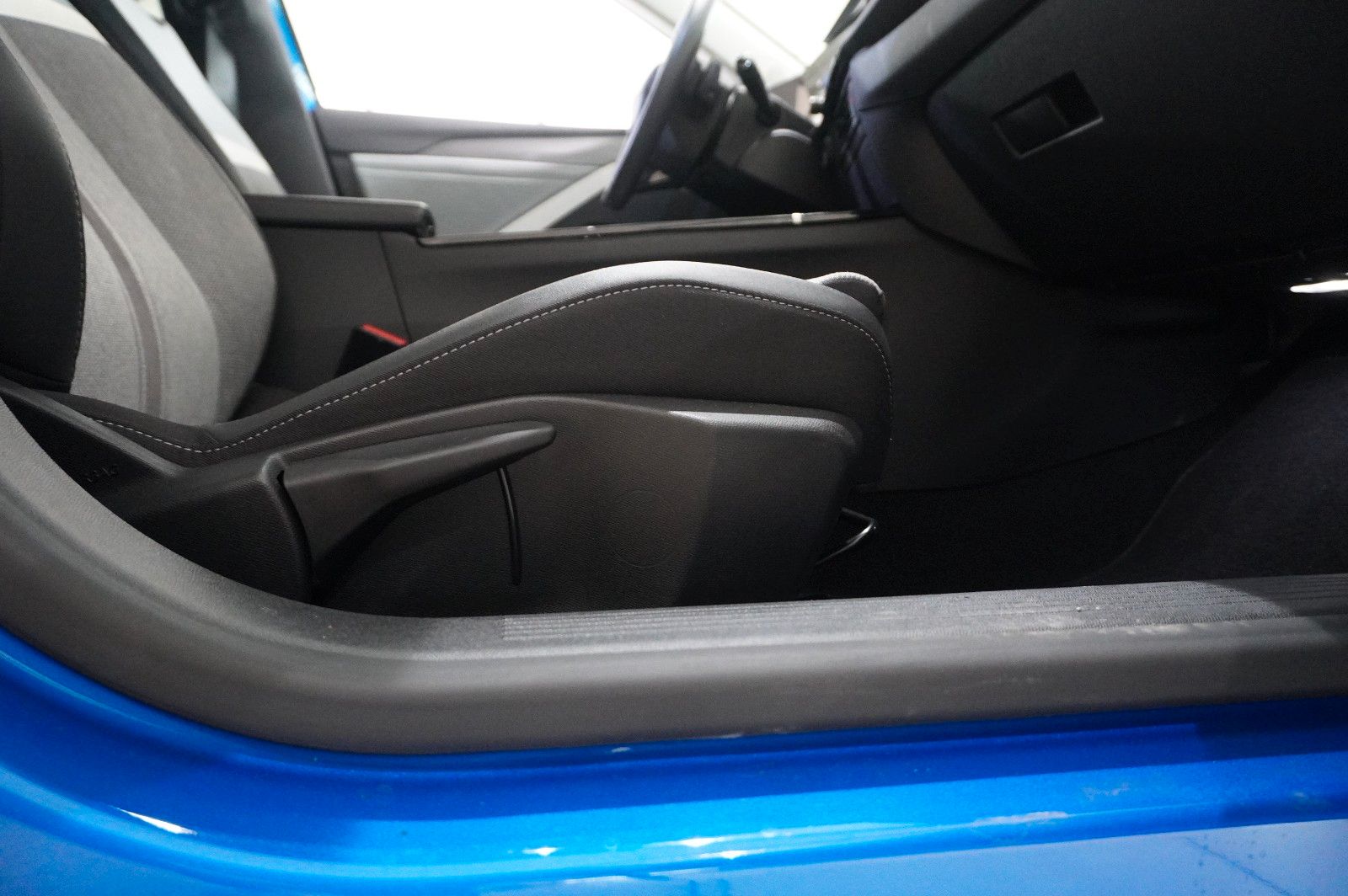 Fahrzeugabbildung Opel Astra L Lim. 1.6 HYBRID ELEGANCE NAVI/LED/SH/AHK
