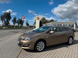 Opel Astra J Sports Tourer Innovation - Opel Astra: J Innovation