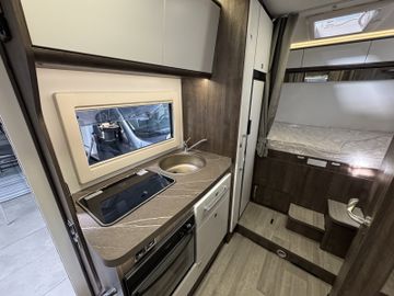 Bild 9 Benimar Tessoro 444 Northautokapp Heavy Backofen Markise