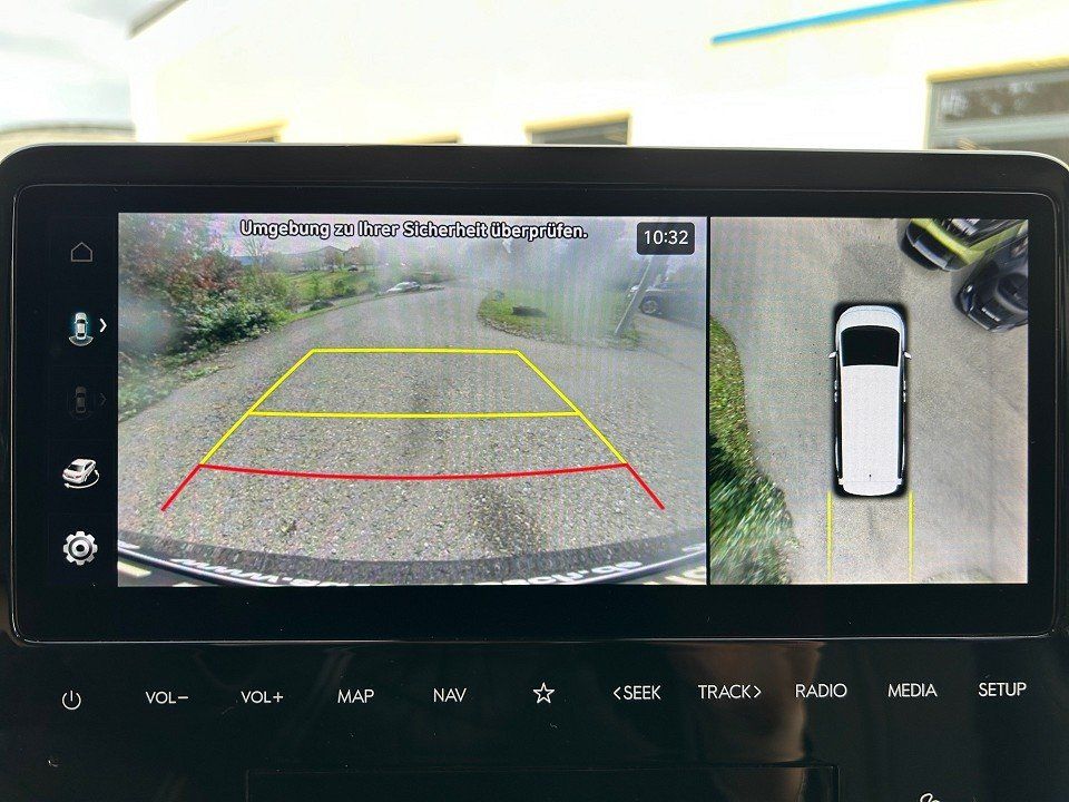 Fahrzeugabbildung Hyundai STARIA 7SITZER 2.2 CRDi 8AT SIGNATURE AHK PANO++