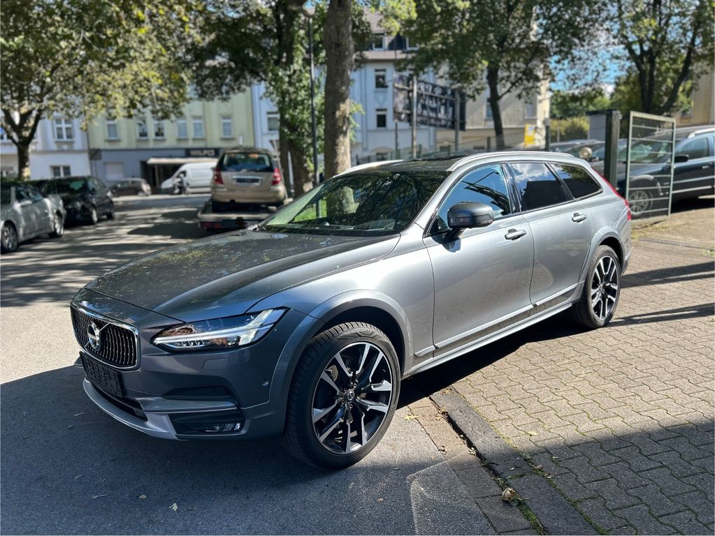 Image of Volvo V90 Cross Country