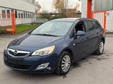 Opel Astra J Sports Tourer Design Edition - Opel Astra aus 2011: Design Edition