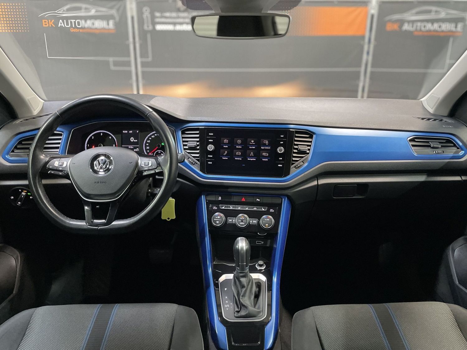 Fahrzeugabbildung Volkswagen T-Roc Style #Kamera#ACC#Spur#AHK