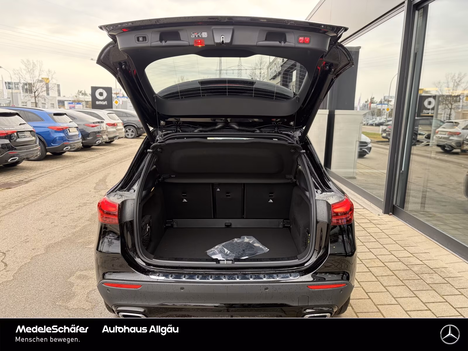 Mercedes-Benz GLA Night Distr AHK PanoSD KeylGO Sound 360, миниатюра 13