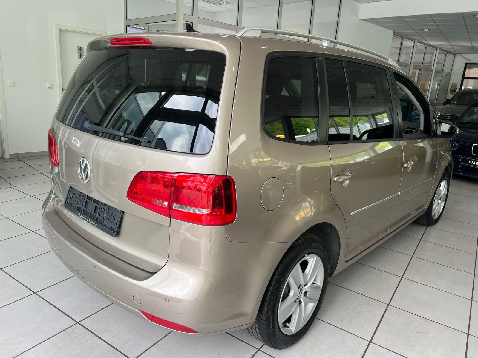Fahrzeugabbildung Volkswagen Touran Highline 2.0 TDI DSG *BI-Colour *