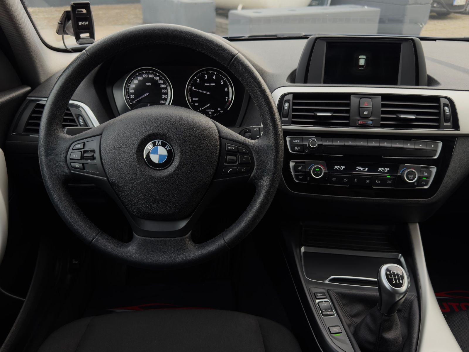 Fahrzeugabbildung BMW 118i Advantage SHZ PDC Temp. Lim. LED 2Z-Klima