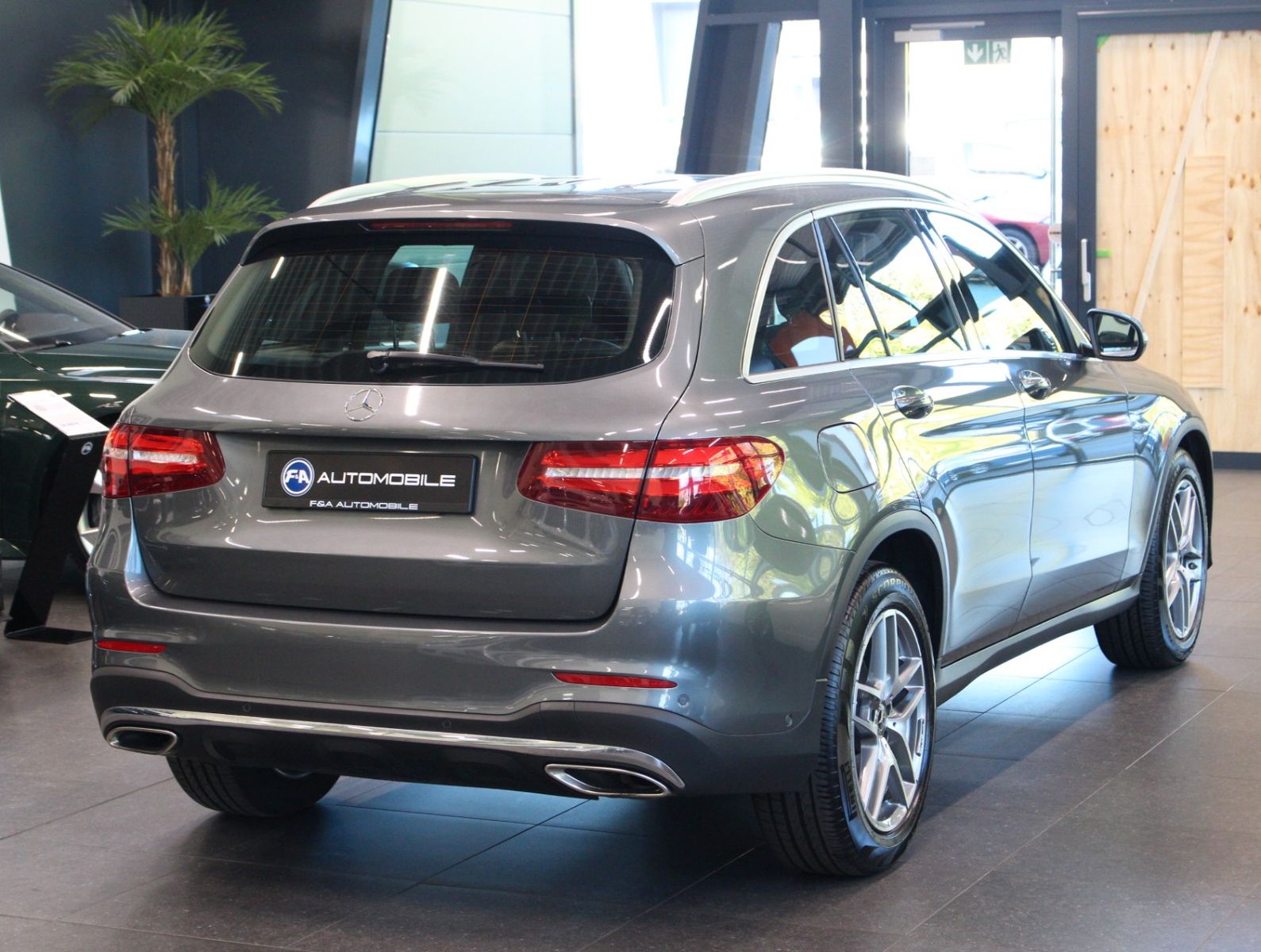 Fahrzeugabbildung Mercedes-Benz GLC 250 4MATIC AMG Line *PNRM*360 Kamera