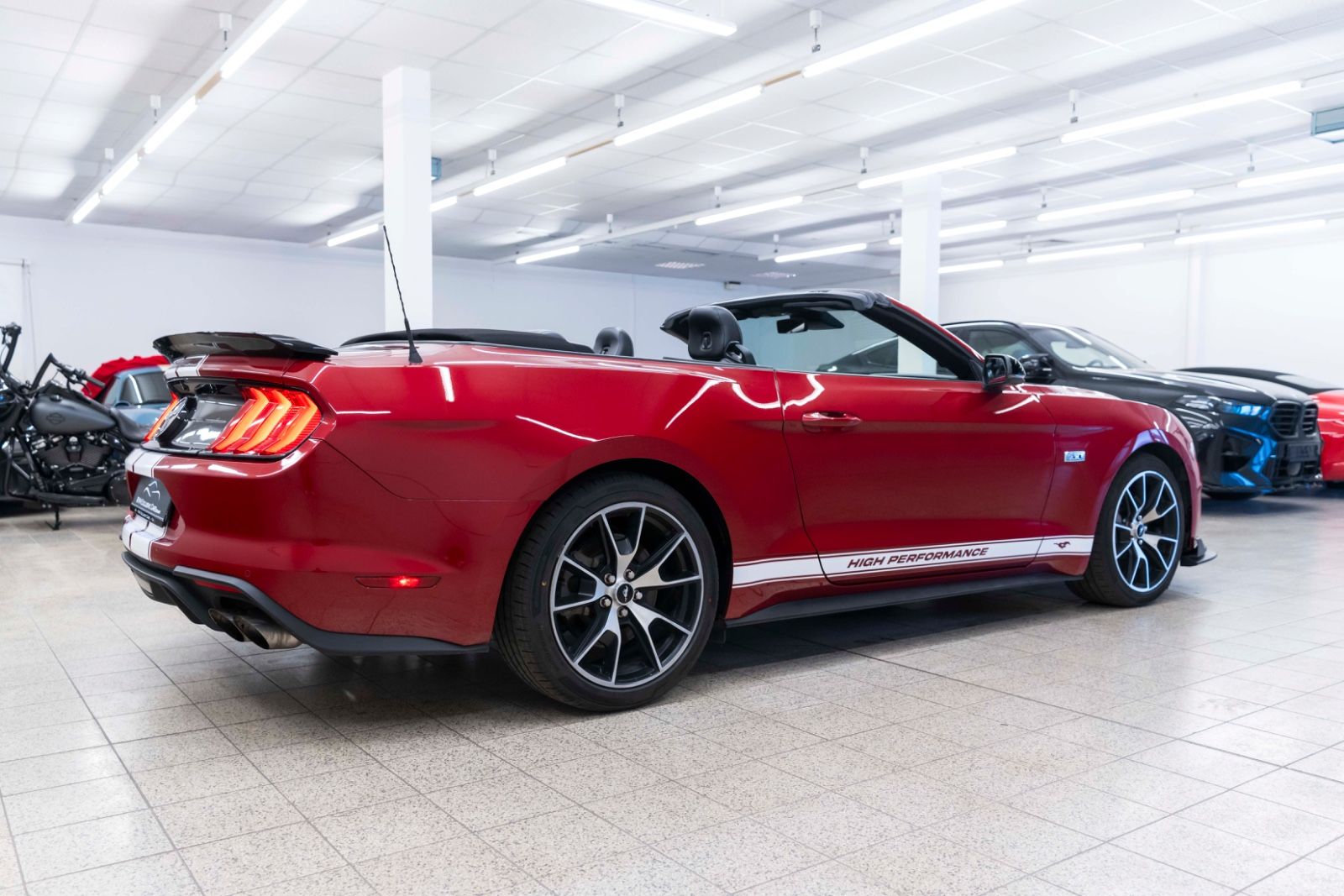 Fahrzeugabbildung Ford Mustang 2.3 HIGH PERFORMANCE ACC KAM TOTW LEDER