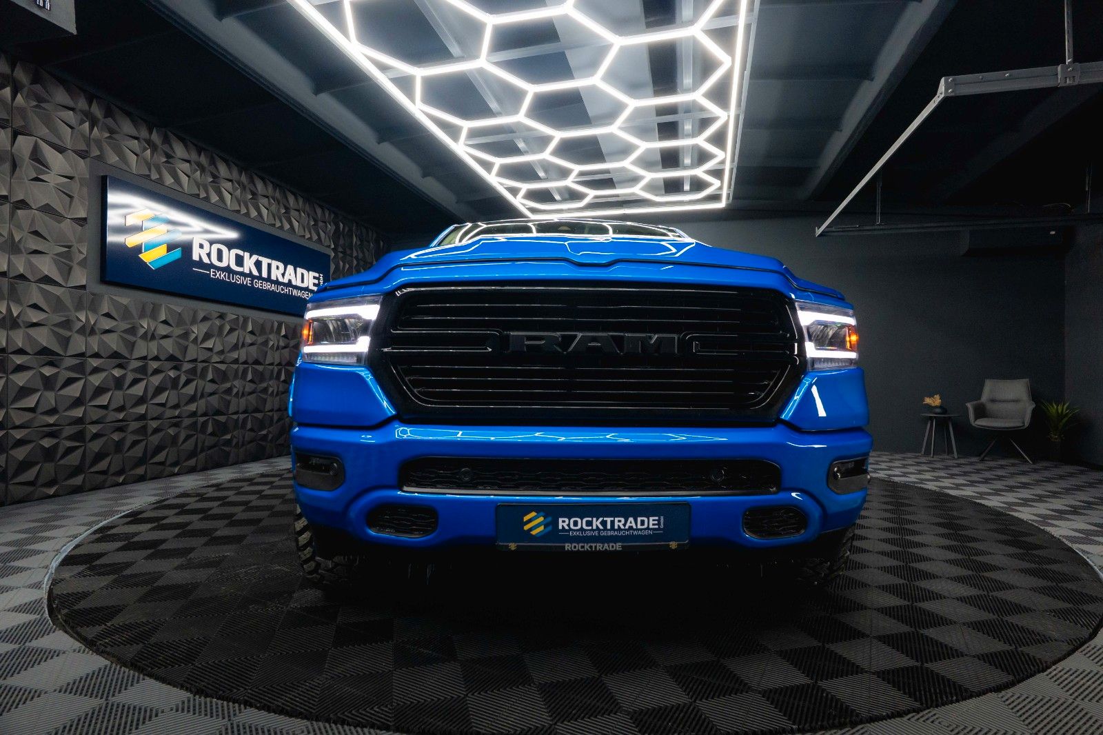 Fahrzeugabbildung Dodge RAM 5.7 V8 HEMI 4x4 LARAMIE Offroad Night LED