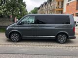 Volkswagen T6.1 Multivan Exclusive 4Mo. 7 Sitzer AHK I.Hand - VW T6 Multivan in Braunschweig