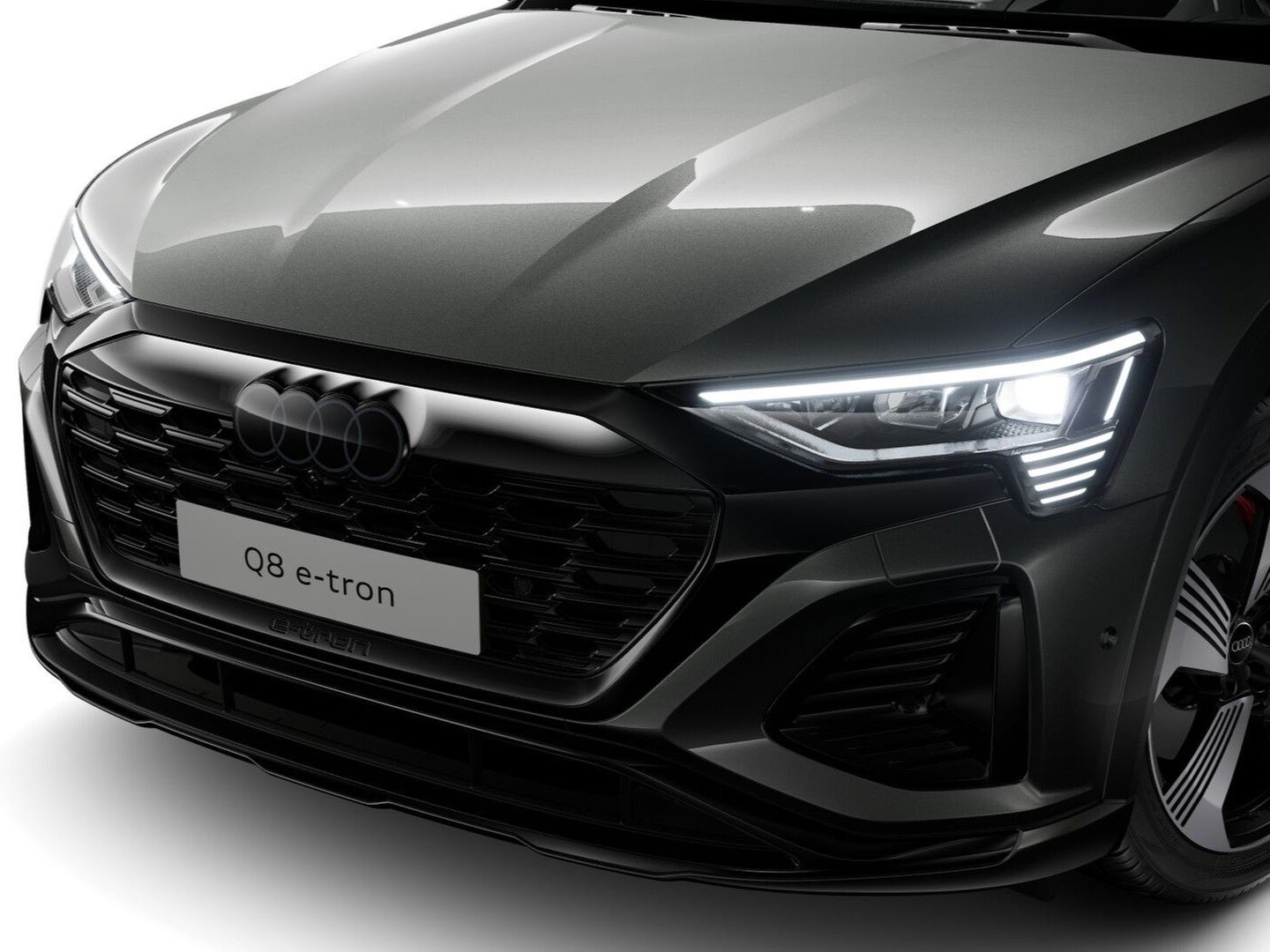 Audi Q8 e-tron S line 55 quattro imagem 3